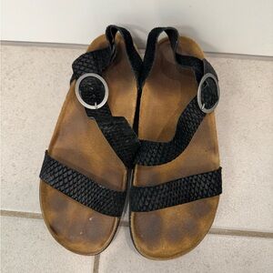 Aetrex leather sandal 9